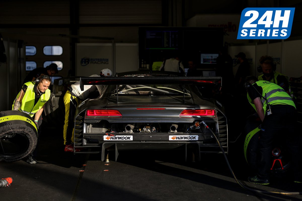 24HSERIES's tweet photo. #24HSERIES | We’re now 5hrs into the #12HMUGELLO. In GT:
1 @herberthmotors1 (91)
2 @Scuderia_Praha (11)
3 #Rutronik (18)
4 @herberthmotors1 (92)
5 #Haegeli #T2Racing (66)
Results (https://t.co/8GpyZAtCD0) and per class (https://t.co/2j6nB50xR3) https://t.co/6V6PA7lbW5