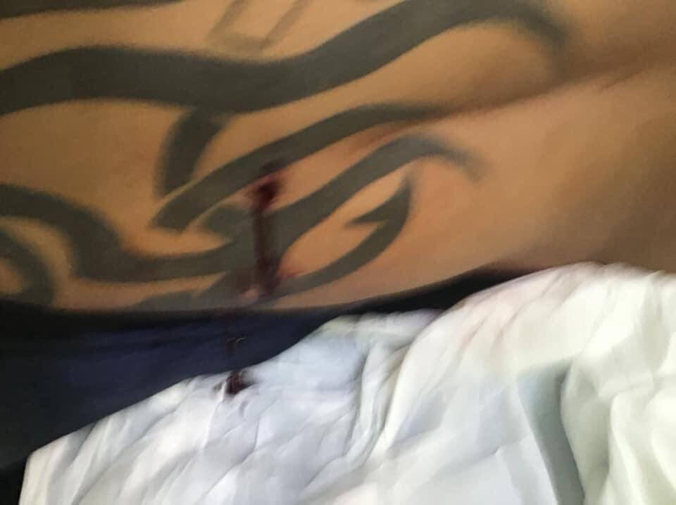 Neew_Wie's tweet photo. A civilian was killed and several were injured by military Junta forces in Lashio this morning.
ANTIFASCIST REVOLUTION
#AntiFascistRevolution2021
#Mar27Coup
#WhatsHappeningInMyanmar https://t.co/6LS3xIgoeA