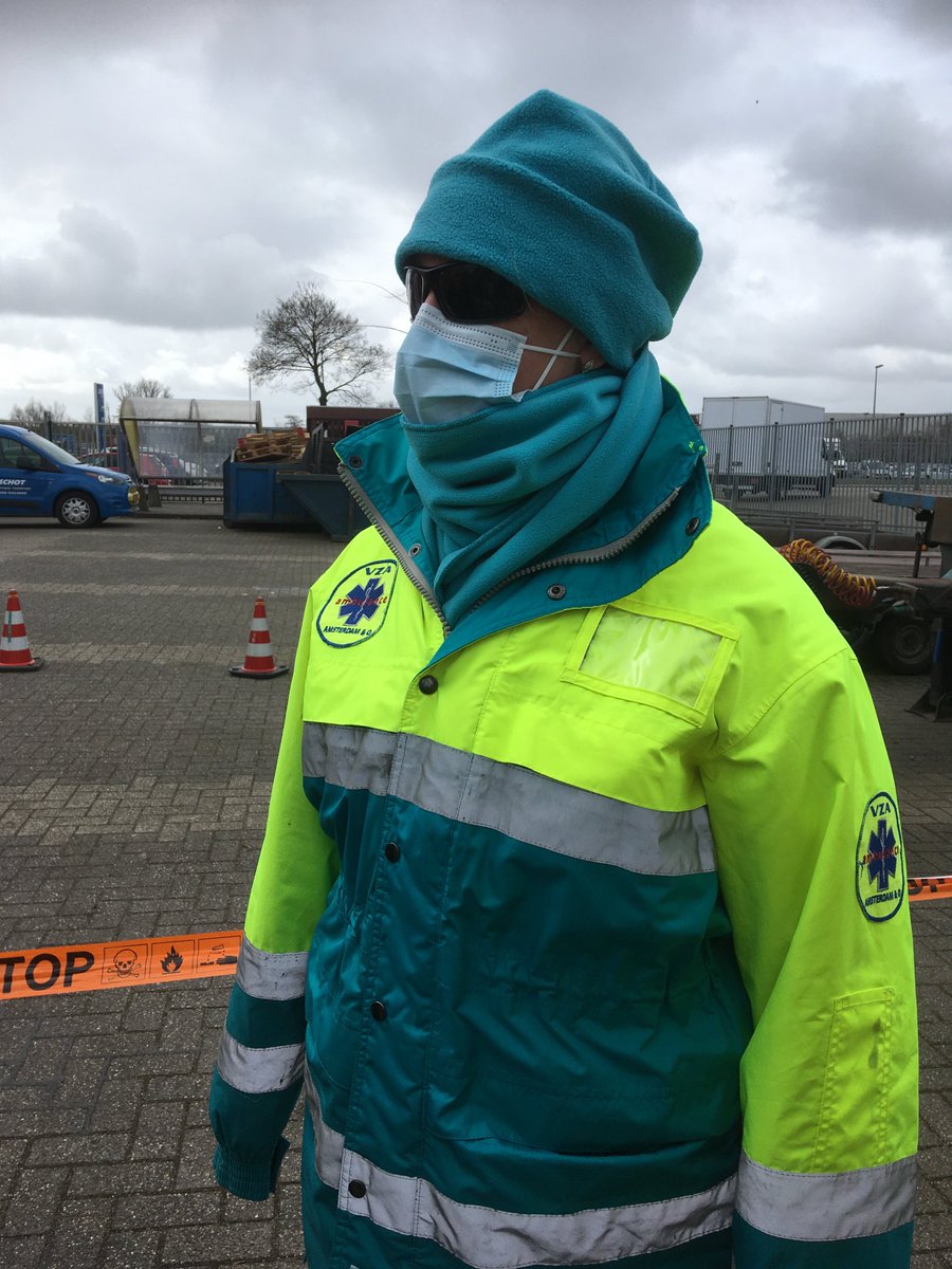 Tijgernest's tweet photo. Samen sterker - en ambu @HAZteamAAK, dank voor de leenmuts tegen koude oren! #gurewind https://t.co/oXZXTGeiQT