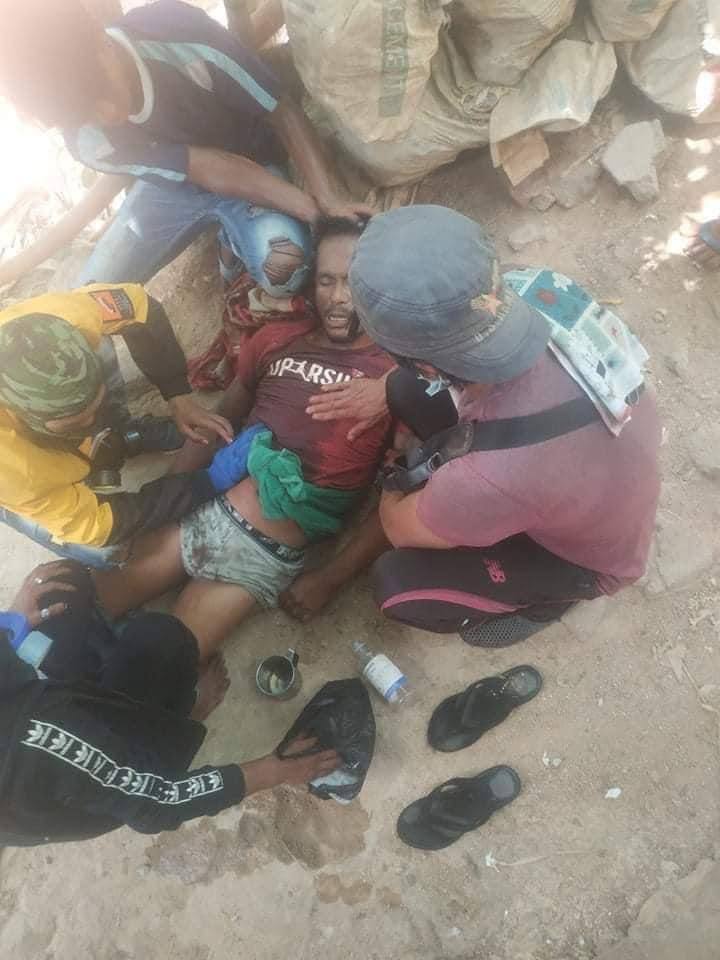 JamesSiaSian2's tweet photo. State-sponsored terrorists opened gunfires at unarmed citizens in Kawthoung. One was shot to death and four were severely injured. Navy forces are also seen backing up the military.
ANTIFASCIST REVOLUTION
#AntiFascistRevolution2021
#Mar27Coup
#WhatsHappeningInMyanmar https://t.co/r7ALvjp7qe