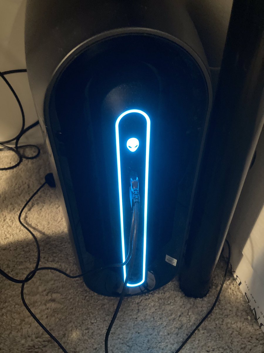 MorningstarXe's tweet photo. Just got a FREE Alienware PC! I ordered one from Amazon and got it refunded. Thanks Morningstar. 🔥 I only paid 20% of the total after receiving the refund. Shoutout to #hhmarketplace https://t.co/I3E7ZpIXav