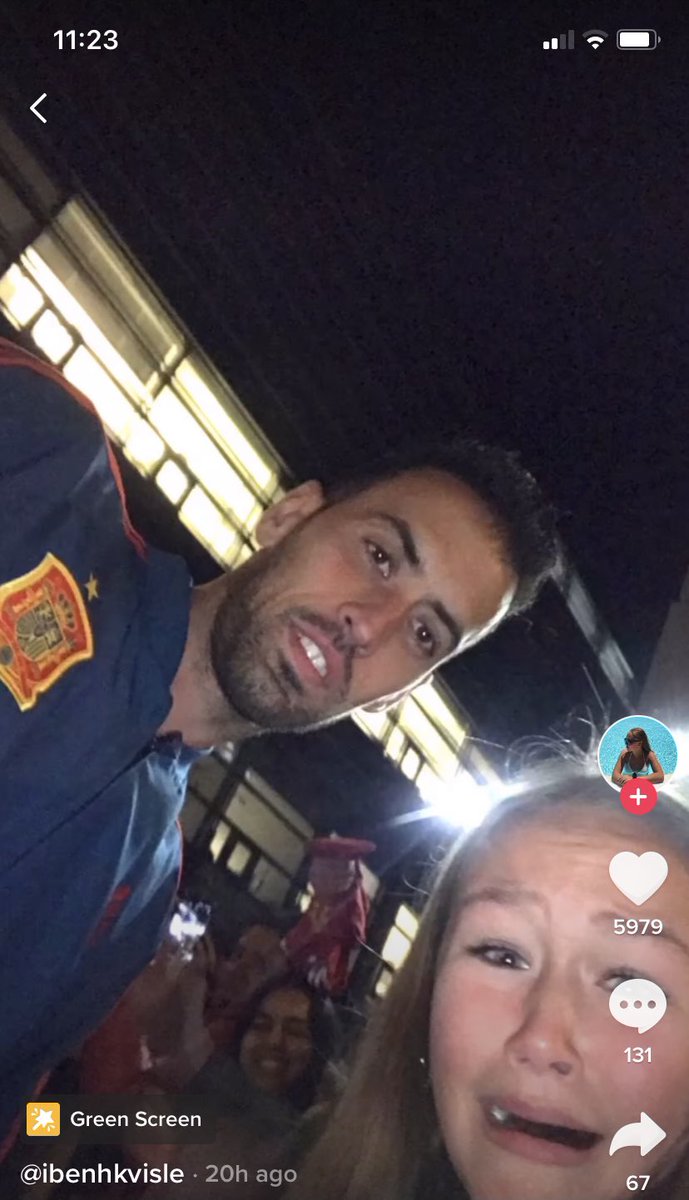 bibbeball's tweet photo. Busquets ladys man https://t.co/cgxWWskqmy