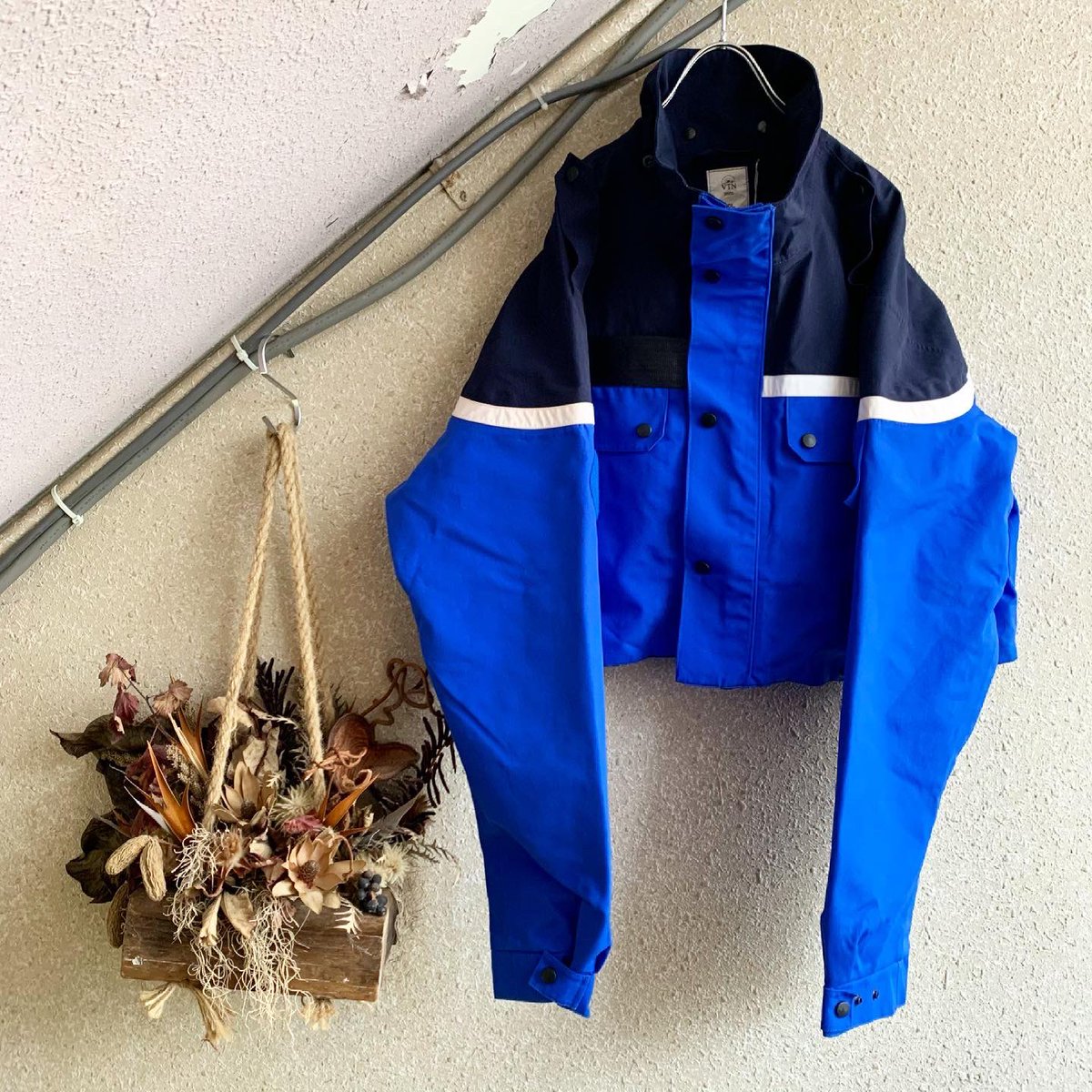 Epic_used's tweet image. #frenchworkjacket 
#securitycompany
#フランスの警備会社のジャケットを短丈にリメイク
#ボテっとしたカバーオール型が一気にスタイリッシュに
#2着仕入れましたがオーナーが1着私物に
#面白いスタイリングができるアイテムです

3月27日(土)
Epic. OPEN🚪
☀️14:00-20:00🌖