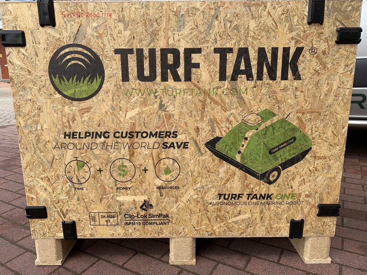 TurfTankN's tweet photo. Weer twee @Turf_Tank gearriveerd om diverse #sportvelden in Gemeentes te gaan belijnen. Binnenkort meer informatie over de afleveringen bij @TurfTankN  en @milatigrass de exclusieve importeur voor de Benelux. #GPS #robotbelijning https://t.co/69QZFngYyB