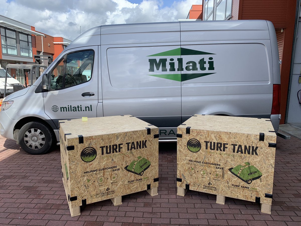TurfTankN's tweet photo. Weer twee @Turf_Tank gearriveerd om diverse #sportvelden in Gemeentes te gaan belijnen. Binnenkort meer informatie over de afleveringen bij @TurfTankN  en @milatigrass de exclusieve importeur voor de Benelux. #GPS #robotbelijning https://t.co/69QZFngYyB