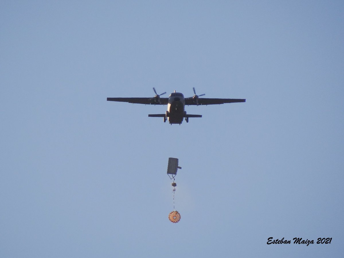 EstebanPhoto11's tweet image. 50 aniversario del C-212 Aviocar.

Aunque ayer mi día tuvo como protagonista a un Hércules, no quisiera dejar de celebrar los 50 años desde el primer vuelo de nuestro T.12 que tanto nos ha dado.

@EjercitoAire #721Escuadron #Ala37 #Aviocar #C212