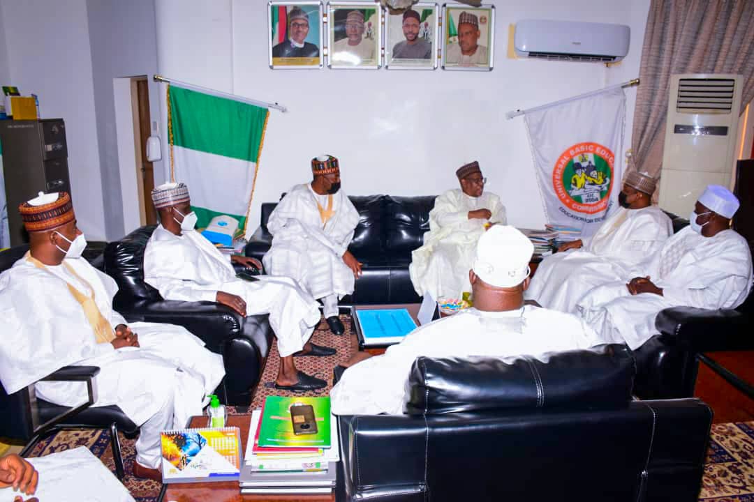 GovBorno tweet picture
