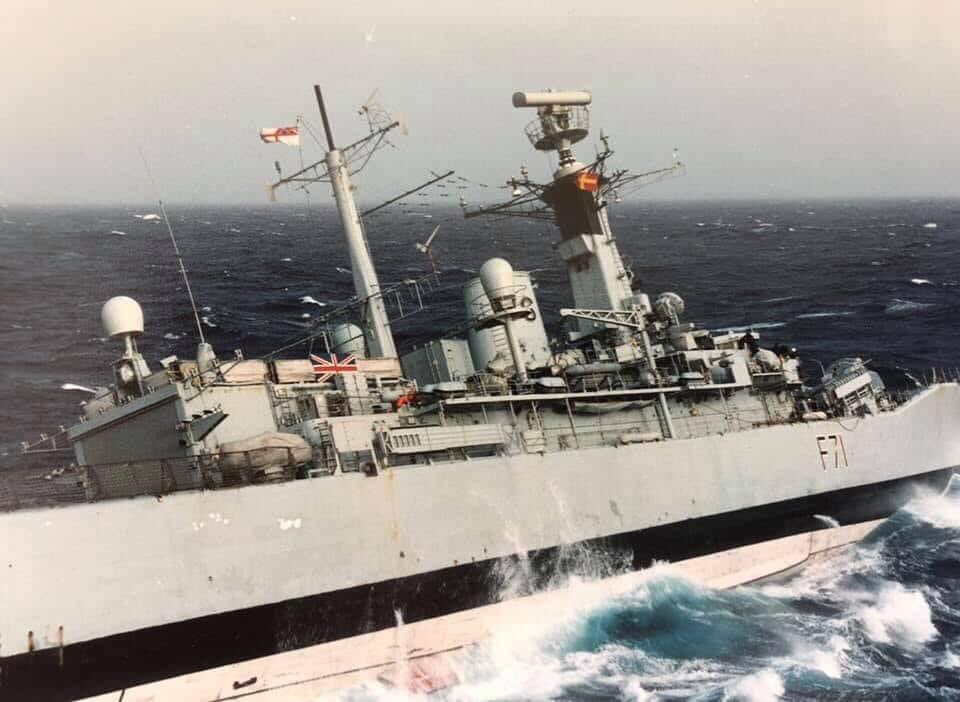 simontucke's tweet photo. @OnthisdayRN @RoyalNavy @HMNBDevonport @PADI @NMAPlymouth Went to the gulf on her in 91. A great ship! https://t.co/Rlq1r5JzNJ