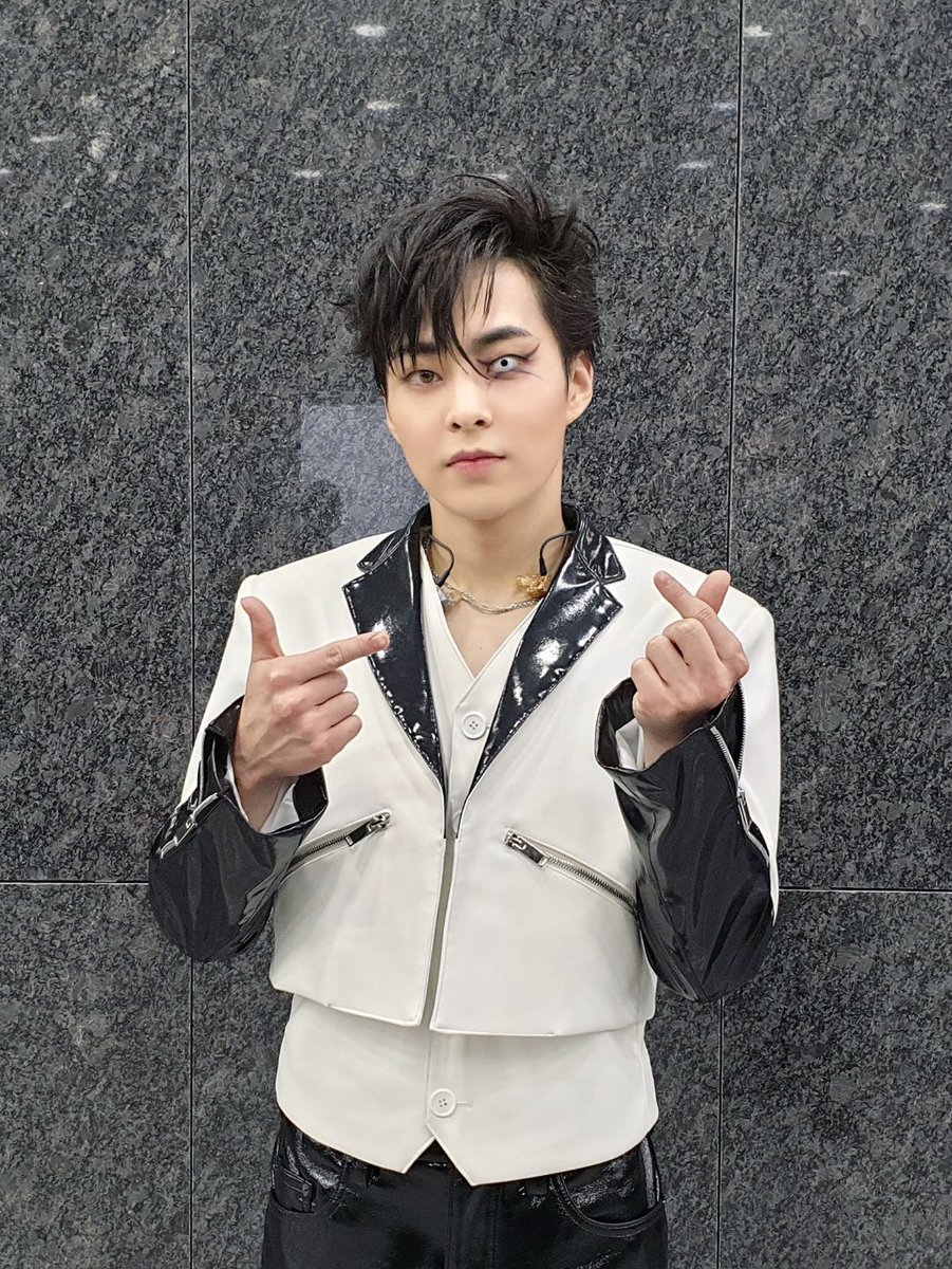 99xiuxiu's tweet photo. 🤤 https://t.co/Hts7eNLMbB