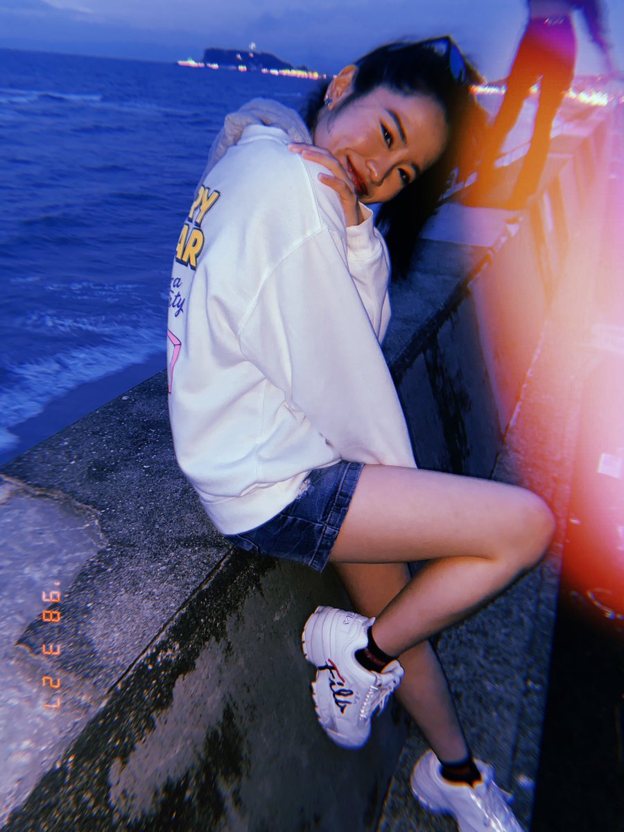 Emma エマ Arly S撮影会 Twitter પર 江ノ島行ってきました エモエモ写真どん それにしても風が強かった 江ノ島 海 エモ写真 インスタ映え