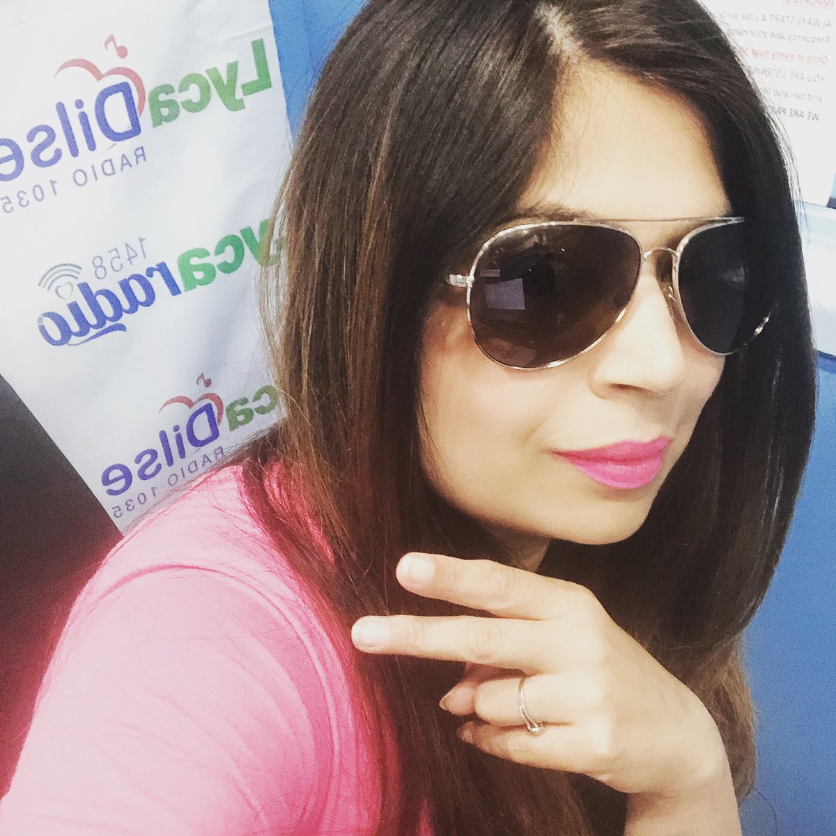 ShinnySheena's tweet photo. Join @DilSeRadio @shinnysheena 1-4pm #saturdayvibes #saturdaymood #sunshine #letsnacho #interestingfacts #bollywoodsongs #bollywoodupdates #instantreply #weekendfun #tunein #dilseradio #hitmusic #remix #refix #toomuchfun #radioshow #entertainment https://t.co/Fv32pzxJ06
