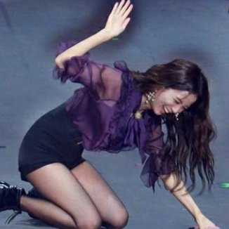 BLlNKNATION's tweet photo. Rosé thanking the wrong show again ~
#OnTheGround4thWin #ROSE4thWin @BLACKPINK https://t.co/BmFs3FuC2B
