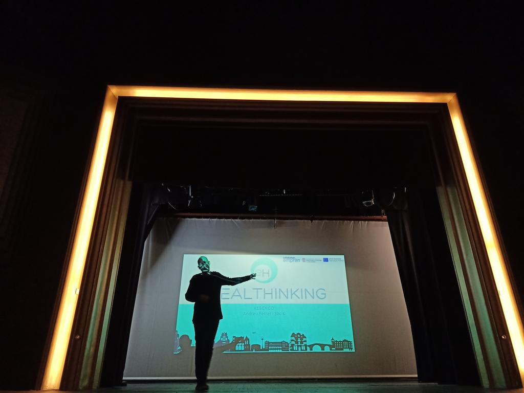 SALVADORSIMO's tweet photo. Avui els nostres emprenedors presenten projectes innovació en salut social. Amb @UManresa i col.laboració @uvic_ucc #eHealthinking @UDivulga @UVic_CESS https://t.co/q4HryEE6iQ