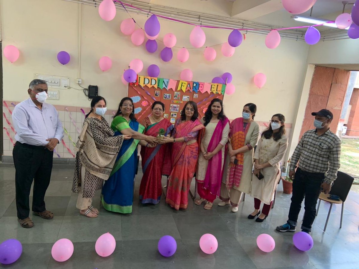 INbpgr's tweet photo. Dr Neelam Sharma (Principal Scientist) contributed to the establishment of tissue culture repository at @INbpgr 
On her superannuation after 35 years of illustrious service, Tissue Culture &amp; Cryo Unit organized a farewell on 24Mar2021. We wish her a happy second innings! https://t.co/06jfSJKz4O