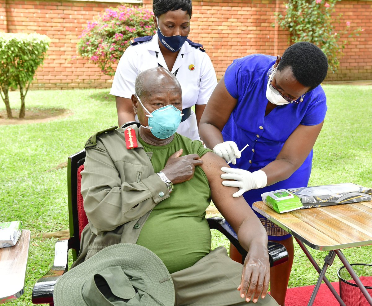 GCICUganda's tweet photo. 📸 H.E  President @KagutaMuseveni and the First Lady  @JanetMuseveni have  been vaccinated against COVID-19 with the AstraZeneca vaccine.

Cc @MinofHealthUG https://t.co/SgU5XInU3z