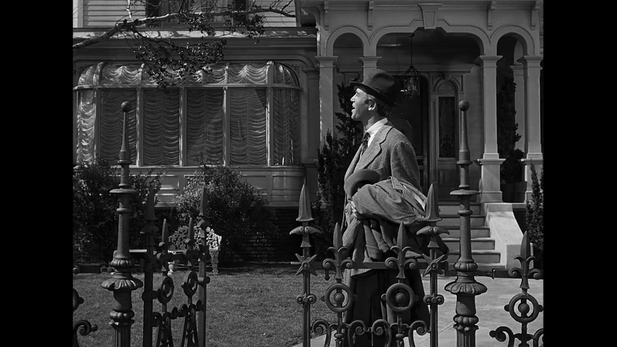 Plot Holes Podcast tweet media