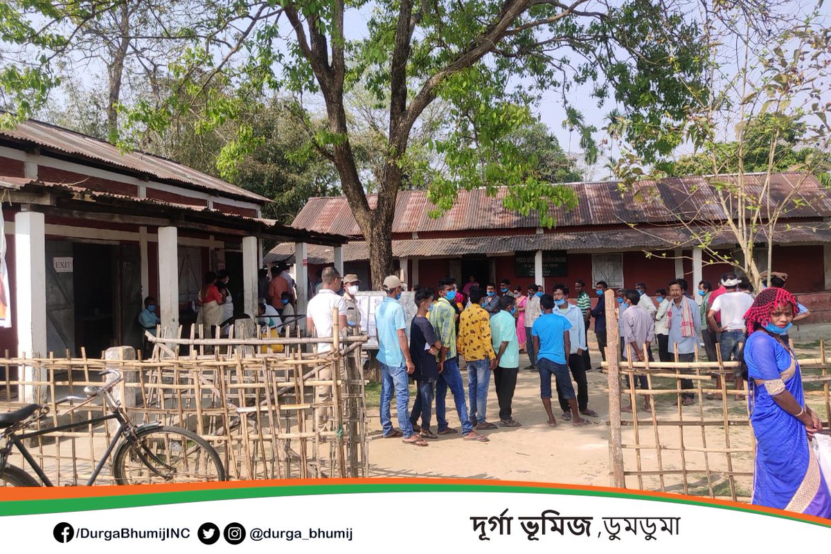 durga_bhumij's tweet photo. আজি পুৱাই পৰিয়ালবৰ্গৰ সৈতে ভোট প্ৰদান কৰিলোঁ। আপুনি মত দান কৰিলে নে? নিজৰ শাৰীৰিক অসুস্থতাকো নেওচি ভঙা ভৰিৰেই এগৰাকী ভোটাধিকাৰে ভোট প্ৰদান কৰিবলৈ ভোট প্ৰদান কেন্দ্ৰত উপস্থিত হোৱা দেখা গ'ল। ৰাইজে নিজৰ গণতান্ত্ৰিক অধিকাৰক লৈ জাগ্ৰত হৈছে যিটো সঁচাকৈ প্ৰশংসনীয়।
#AssamAssemblyPolls https://t.co/etgXiY95hh