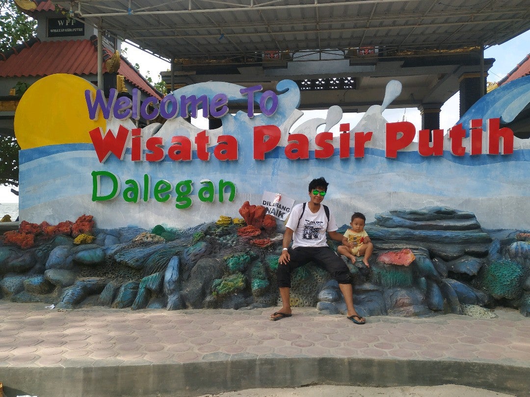 uno mantai pertama kali 👶 (@ Pantai Delegan in Gresik, Jawa Timur) swarmapp.com/c/7KPIAx17CAx