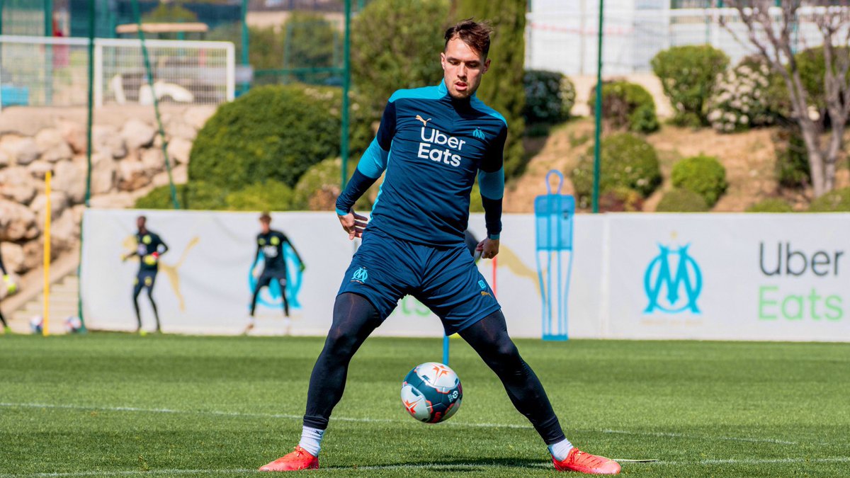 OM_English's tweet photo. ⚡️ Hard at work during the break 

⚪️🔵 https://t.co/r36d3cZSR3