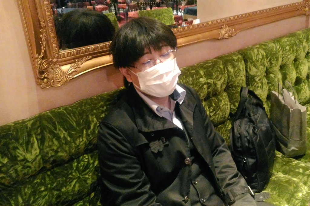sweetswwet's tweet photo. 仕事終わって、
ファウストが
ディーラーする
お店来てる✨✨✨
(19:20に到着)
めっちゃ綺麗~✨
ずっと搬入見てる😄
#銀座 #Romts
#東京都 #東京 https://t.co/2P2k9wgd5b