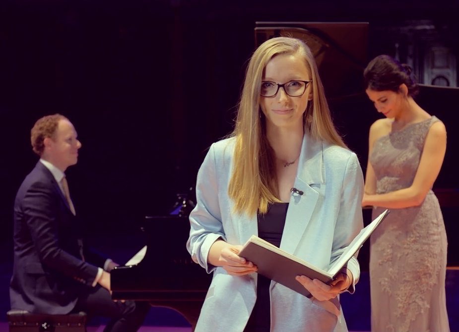 annalapwood's tweet photo. It was such a privilege to present last night’s concert for @LeedsLieder &amp; experience some extraordinary music-making. Schumann’s Requiem made me weep; we’ve got so used to experiencing music in 2D over lockdown, but this felt like it was brought to life in glorious technicolour. https://t.co/8H3uAE8VVW