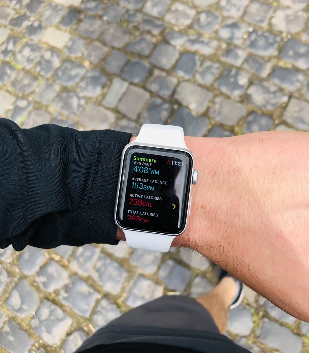 Weekend runs at the #Rhein. New #pb 🥵🏃🏽‍♂️