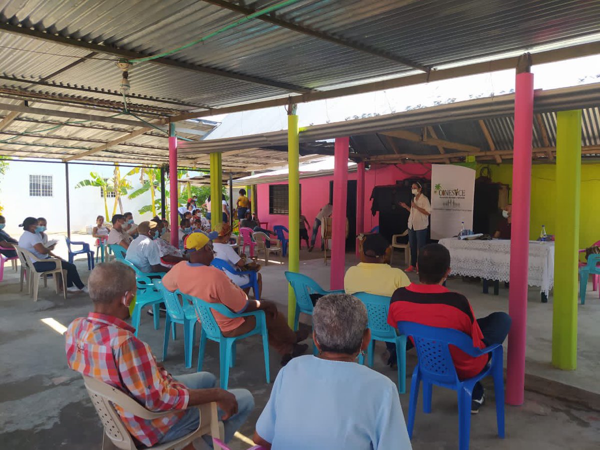URestitucion's tweet photo. La @URestitucion adelantó jornada de caracterización del Consejo Comunitario Conesice ubicado en Chiriguaná, Cesar. Esto con el fin de recaudar pruebas frente a  las afectaciones territoriales de la comunidad. La restitución étnica avanza. https://t.co/jY2qkPKZZQ