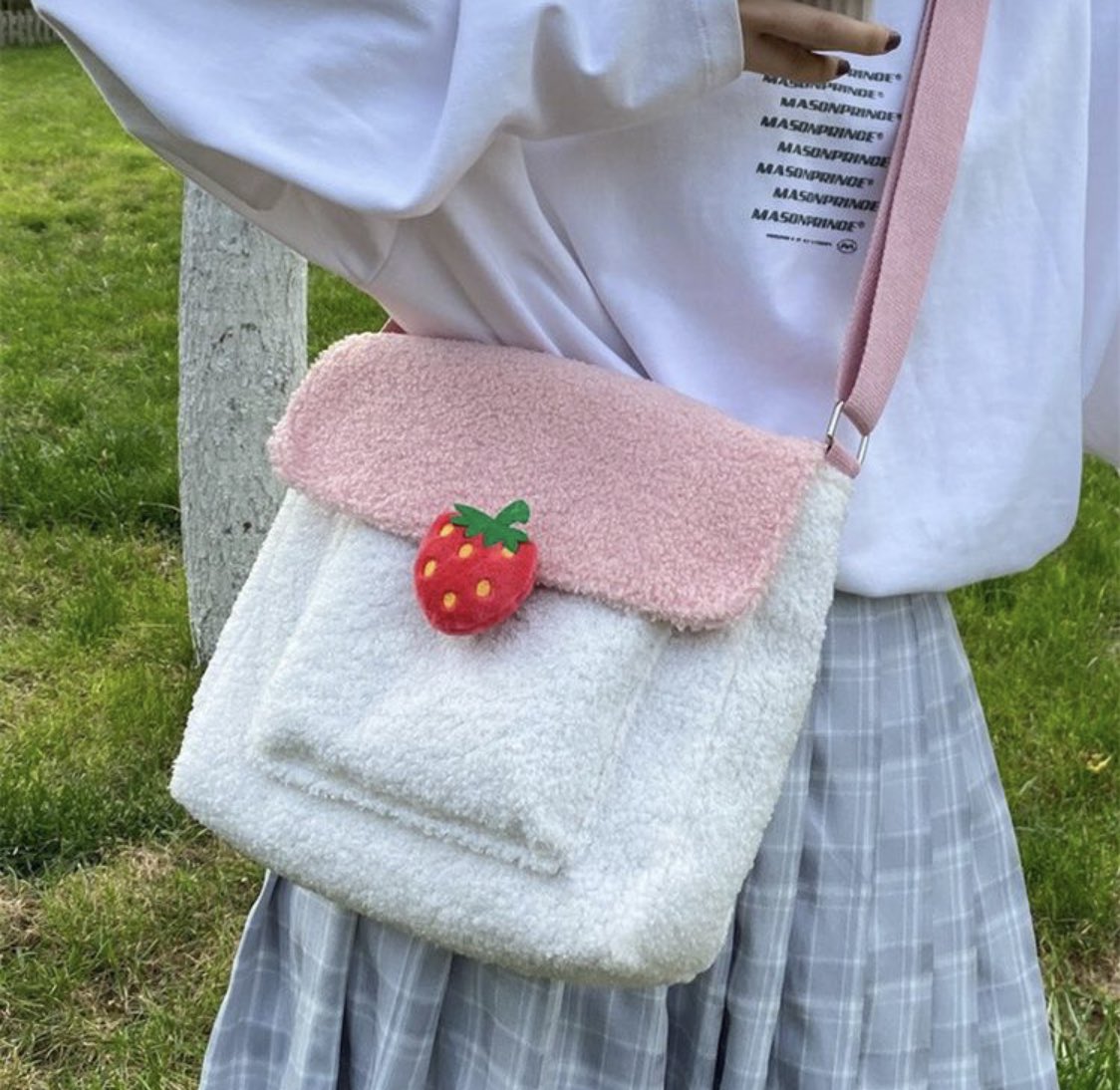 COTTAGlEST's tweet photo. strawberry crossbody bags https://t.co/pH5PB9UhrU