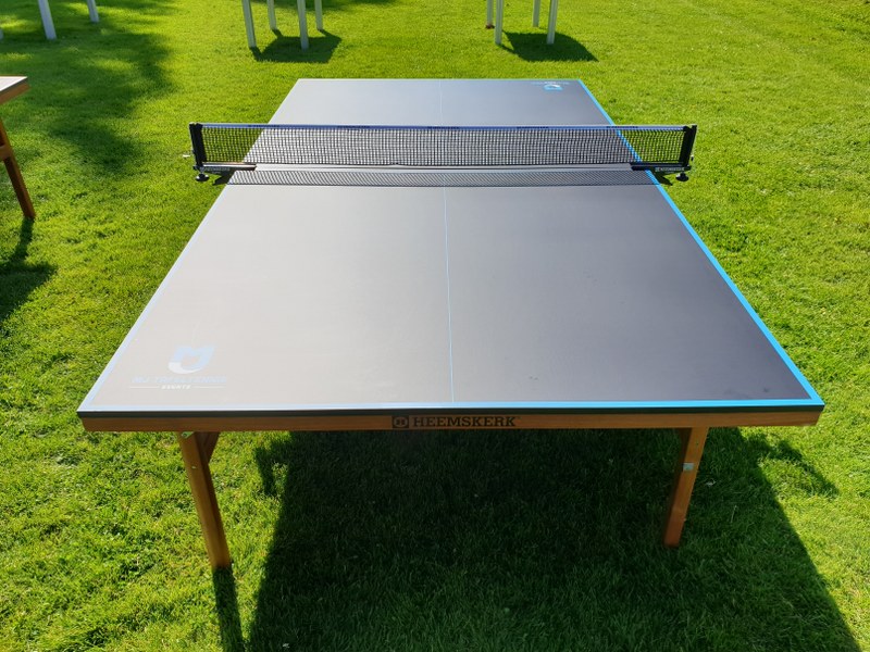 Vandaag werden er opnames gemaakt voor een nieuwe televisie commercial. De pingpongtafels van MJ staan er mooi op! Wees scherp, want voor je het weet zie je deze Heemskerk tafels op verschillende zenders voorbij komen. <a href="/HeemskerkSport/">Heemskerk</a>