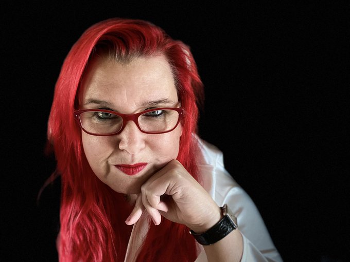 It&rsquo;s silk blouse day with high heels! What&rsquo;s everyone else wearing? https://t.co/KrLKOXuSFD<a href="/tag/kinkycamping"class="tags"><span>#kinkycamping</span></a>