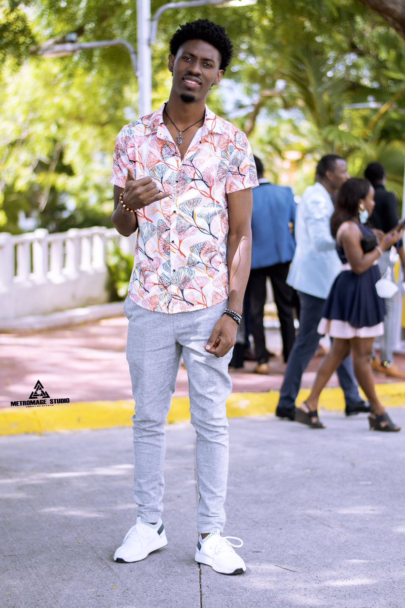 master_vens96's tweet photo. I Look Good 🤙🏾 https://t.co/630AROH3x7