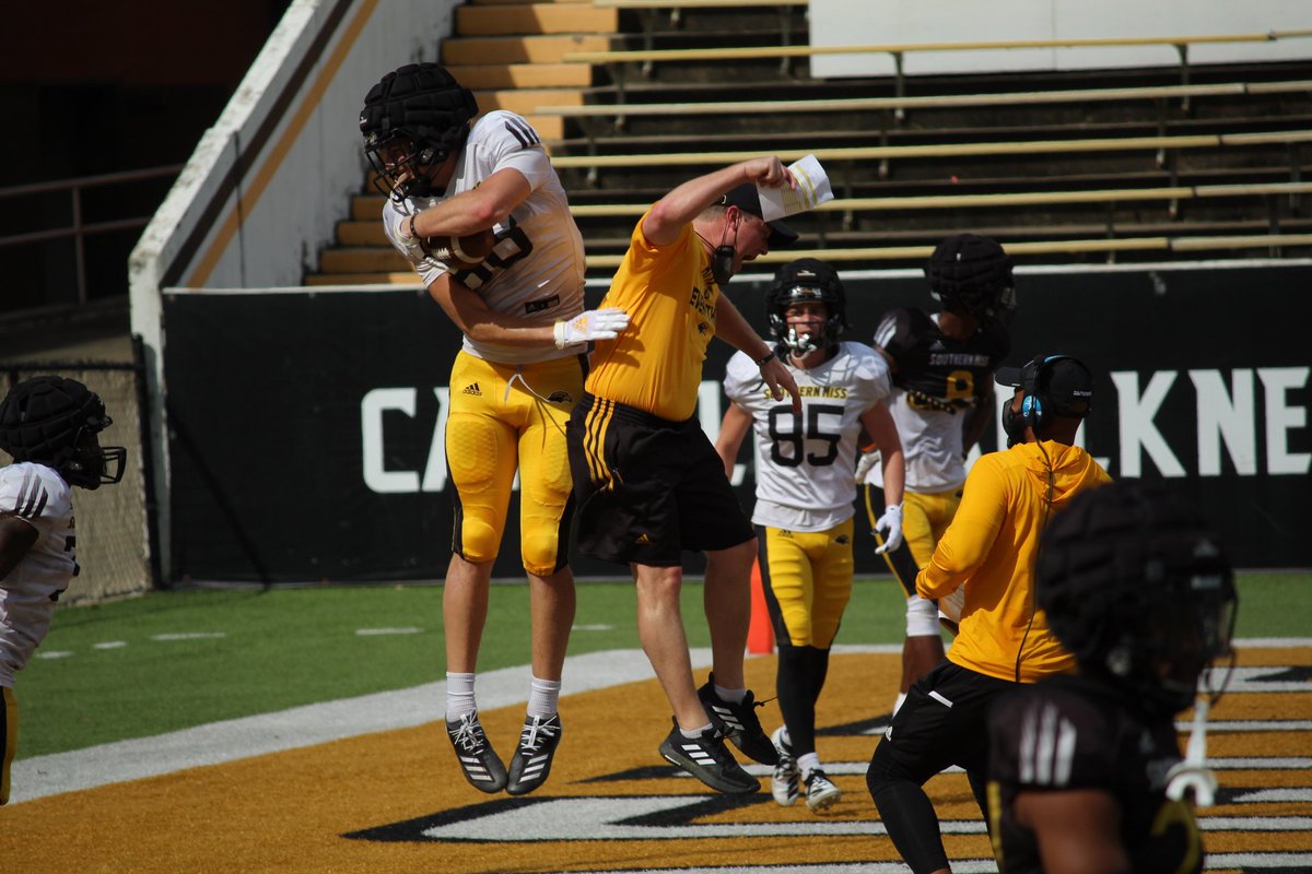 charluttrell13's tweet photo. Coach Will Hall celebrates with Luke Baker after he grabs a one-handed TD pass. https://t.co/u4cJfslnP0