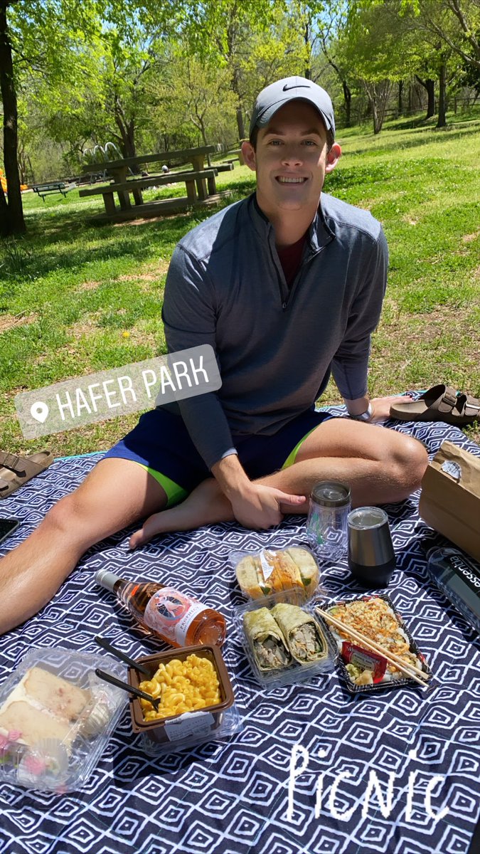 ashleymayhew_'s tweet photo. Unpopular option:
I miss early “quarantine” days when I lost my job (temporarily) and got to spend so much quality time with the ones I love mostest! https://t.co/Adettb21eM