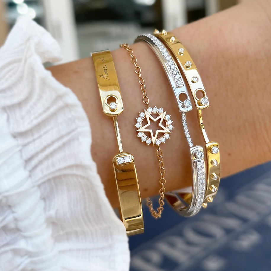 Instant classic 💫 Fiercely modern and timelessly elegant, Nouvel Heritage mood bangles are the perfect addition to your everyday jewelry wardrobe. Discover more of the brand at #ProvidentJewelry