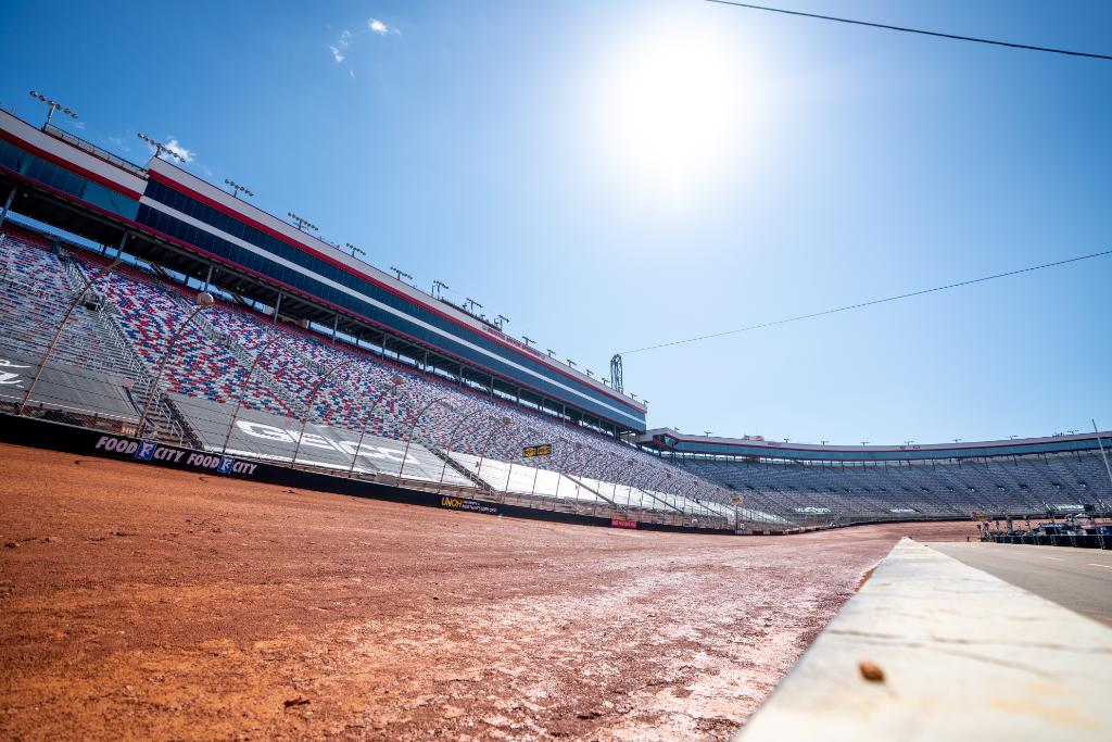 NASCAR_Trucks's tweet photo. _______ will win tonight's Camping World Truck Series race. 🤔 https://t.co/RxR74PxNjW