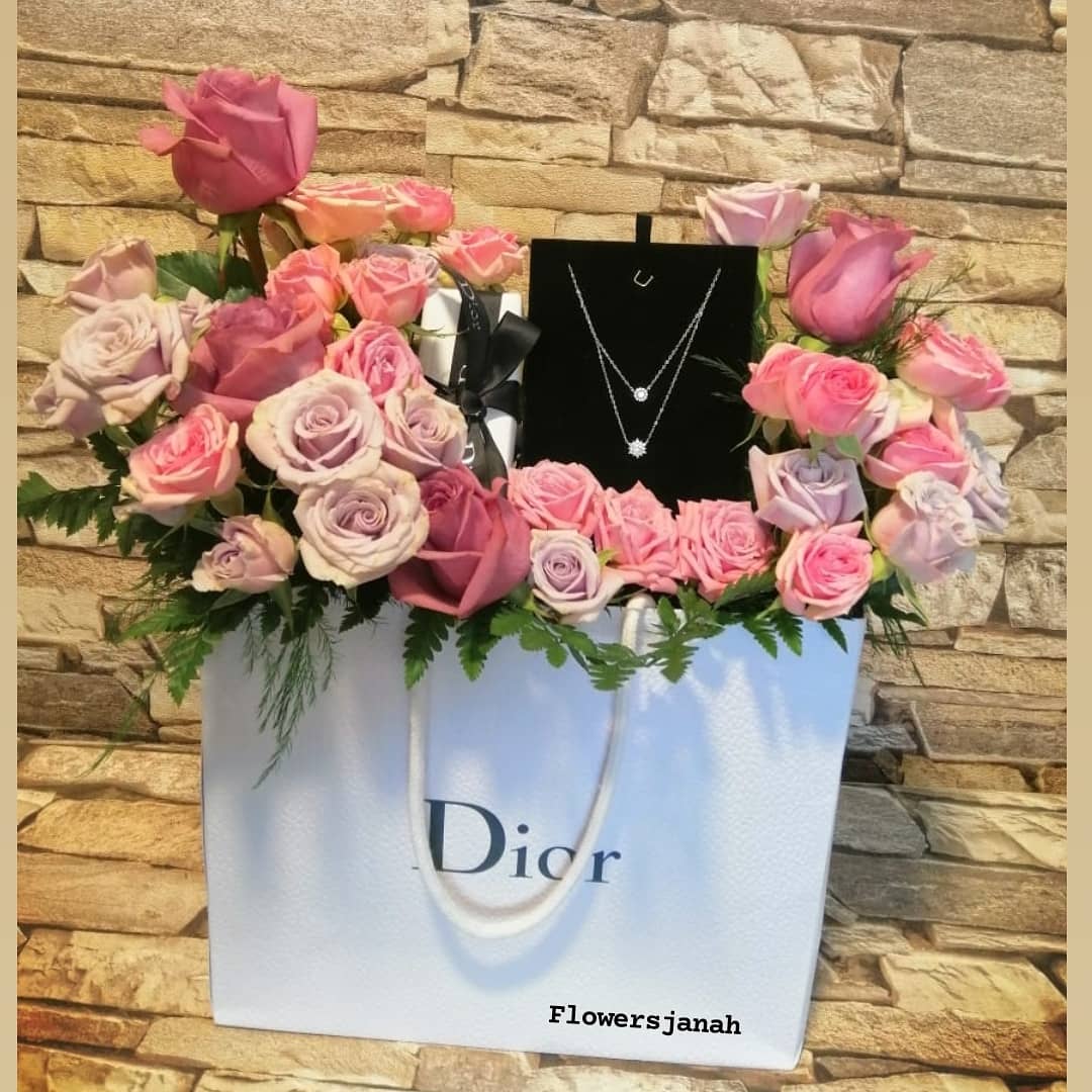 flowersjanah's tweet photo. #الاخبار_lلسار�� 
#مفرزنات_رمضان 
#السعوديات_الاجمل_بالعالم 
#وش_الحب_بنظرك #جنة_الازهار 
#انا_سعودي https://t.co/e1dLZhu5HV