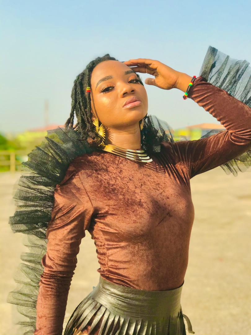 ShowbizPlug's tweet photo. Emerging dancer Millicent Enyonam Dodofoli @purpleherself  known in showbiz circles as Purple, member of the Flawless Dance Crew and one half of the popular duo Fake Twin who are known for comedy skits is also path of the new school. https://t.co/p6MAe7vFlO