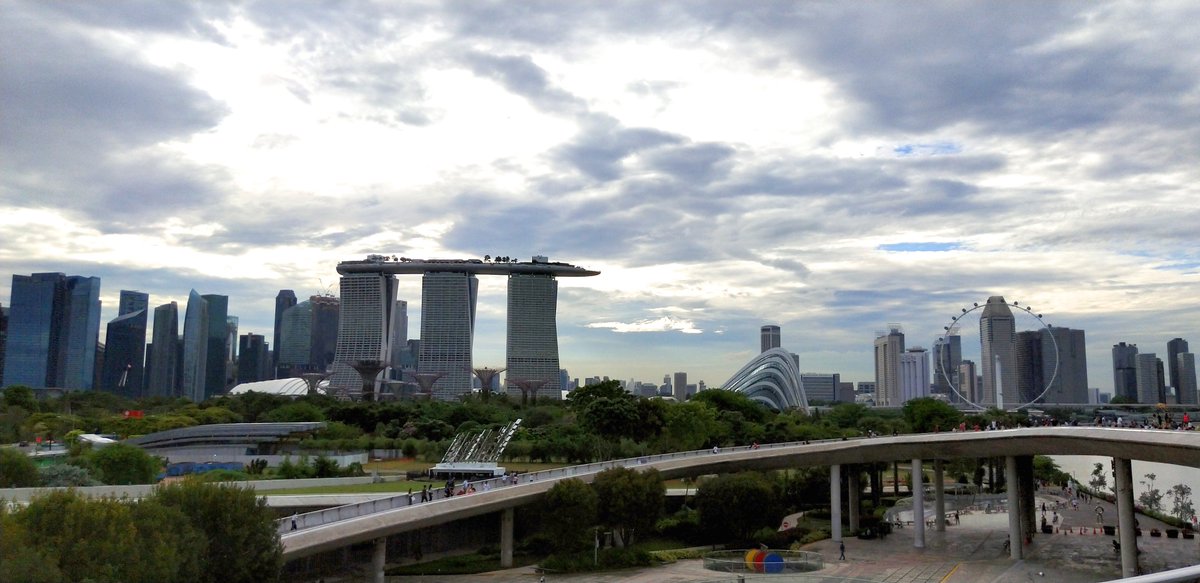 DACaptJules's tweet photo. Location: Singapore (Left: Marina Barrage, Right: Gardens By The Bay)
They're quite close to each other, so going to either will lead to another. Pretty nice place to chill, look at pretty plants and go for picnics (& fly kites).
Hope y'all like them!
#HaatoWWTourGuide https://t.co/ptZhaQapbo