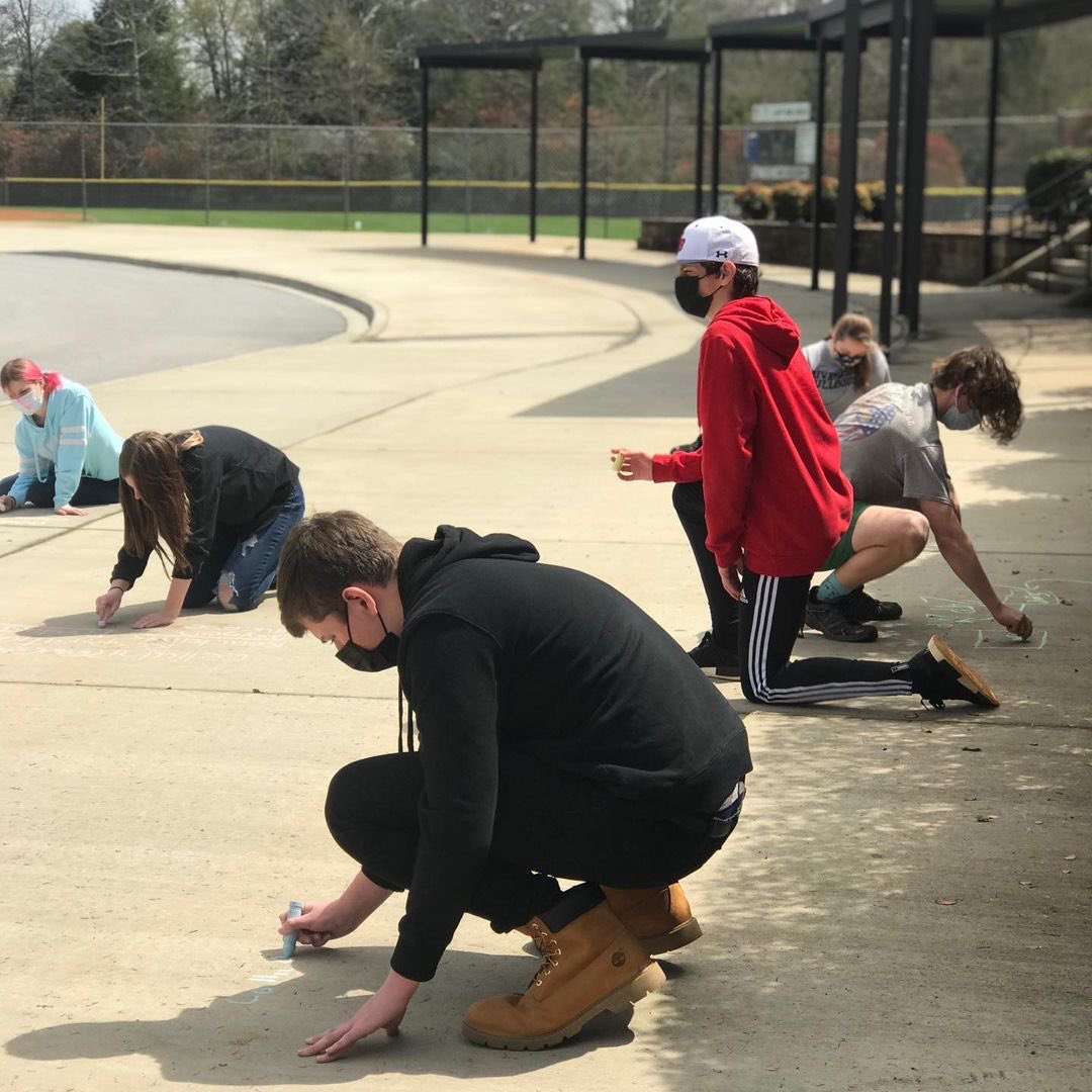 PendletonHigh's tweet photo. Repost • Yesterday was glorious!! So, Ms. Blais and Mrs. Hatten’s class decided to take students outside for some vitamin D and cellular respiration study. #experience4 #asd4movementmatters #bulldogsmart https://t.co/KJVCs7nbIo