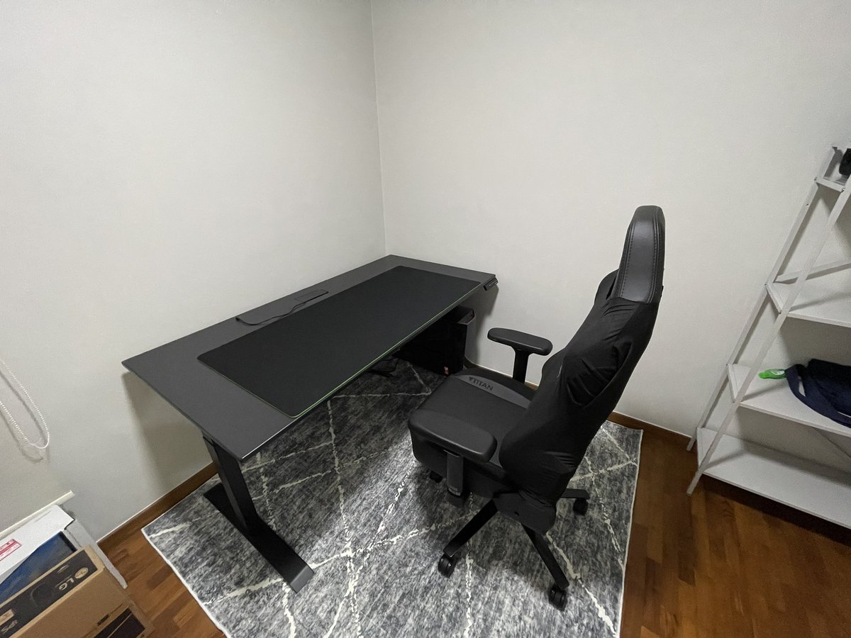 GkeongL's tweet photo. #Omnidesk New room with new setup https://t.co/VlSfqcD7Np