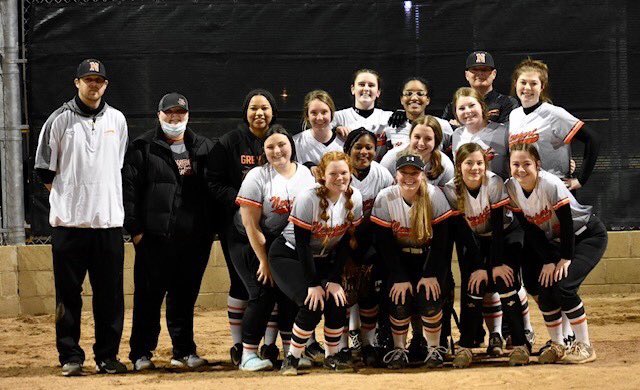 SoftballNewport's tweet photo. Newport Softball with an offensive onslaught during the Bearcat Blast Tournament this past weekend.  As a team the Hounds would put up 34 total hits, 12 XBH, 14 stolen bases, 26 runs and combine for a .470 batting average for the three game tournament! #GoHounds🥎 #PAWS https://t.co/mC5Ij3RjZK