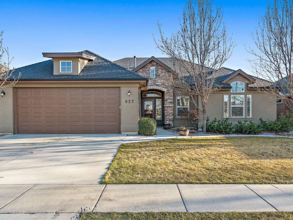 kevinmhall's tweet photo. Check out my new virtual tour for 627 East Washakie Street, Meridian, ID 83646 https://t.co/0Di7BT8ZxQ https://t.co/LMtmwtUqGh