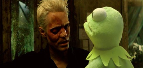 KermutCrackpaud's tweet image. Après son visionnage de Suicide Squad, Kermüt est allé voir Jared Leto pour lui expliquer deux trois trucs à grands coups de baffes...