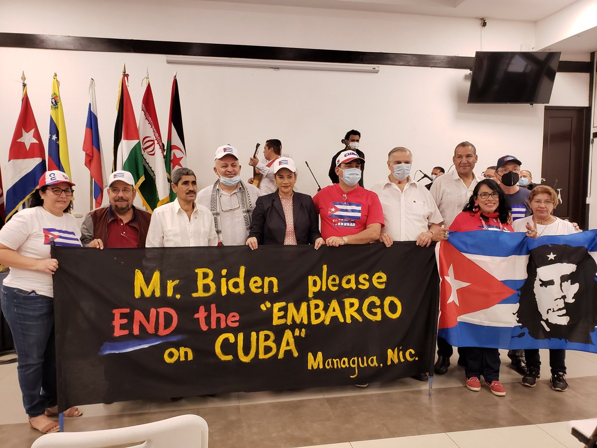Desde Nicaragua estamos contra el bloqueo de EE.UU a #Cuba, principal obstáculo al desarrollo económico y social del país y la más flagrante violación de los DD.HH

Exigimos fin de las sanciones contra nuestros pueblos🇨🇺🤝🏻🇳🇮
#NoMasBloqueo #UnblockCuba
<a href="/DeZurdaTeam/">DeZurdaTeam</a> <a href="/FloryCantoX/">Flor y Canto 🇳🇮</a>