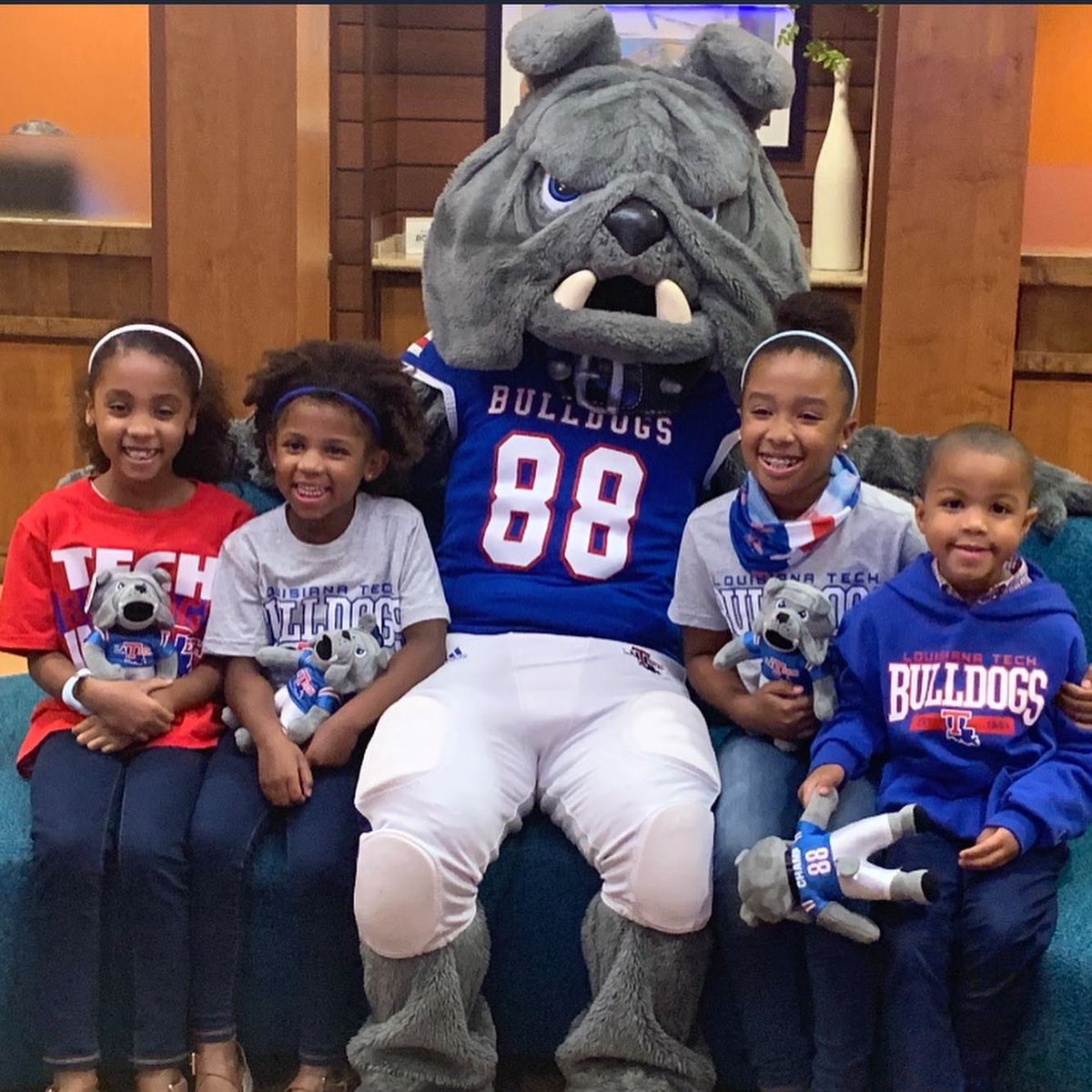 EWOOD_AD's tweet photo. Hey @champ_latech...you’re a big deal my friend!  Congrats on your top 10 ranking &amp; advancing to the UCA National Mascot Championship for the 1st time ever.  You sealed the deal w/ #WoodPartyof6 &amp; we couldn’t be more proud of you. Bring home a Natty!#CompeteCompeteCompete🏆 https://t.co/dVZxrveLtn