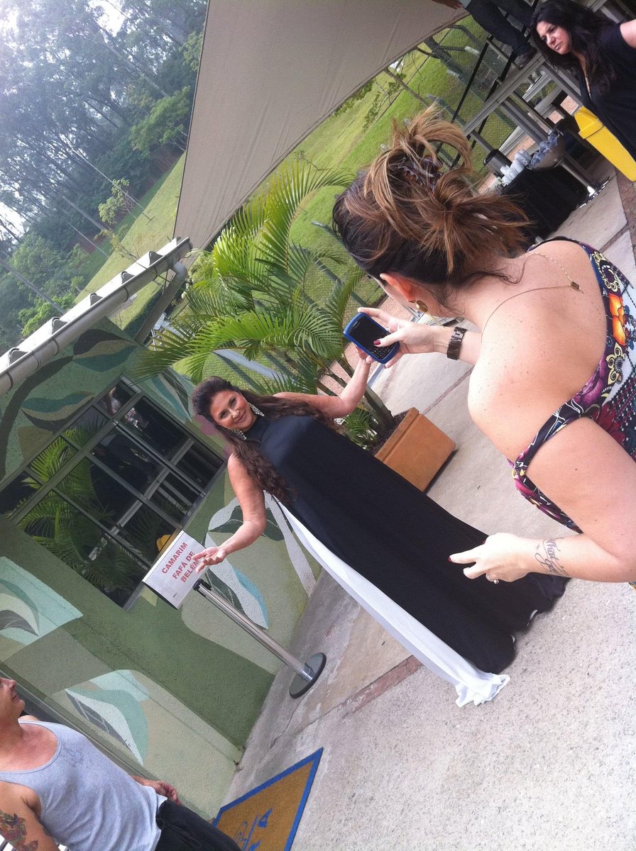 basd's tweet image. Há 10 anos. Direto do túnel do tempo. @MarianaBelem @fafadbelem