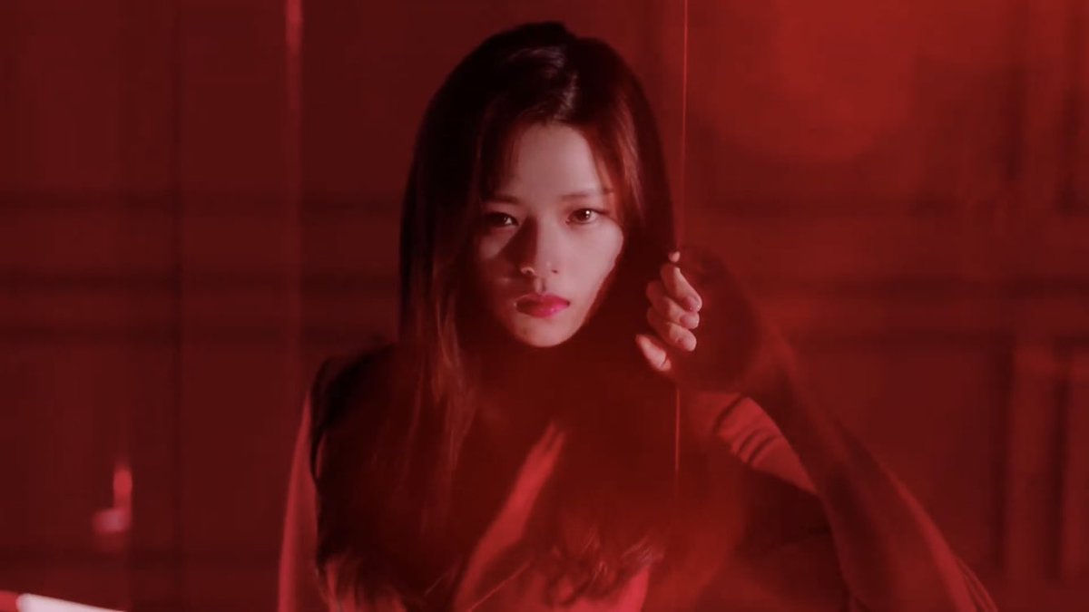 myjeongarchives's tweet photo. this is yoo jeongyeon supremacy https://t.co/B6QE7wLmtW