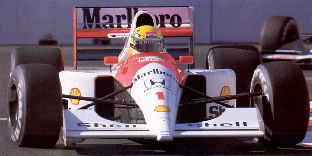 voandobaixo's tweet photo. Sabem qual a última vez em que a Honda conseguiu uma pole em uma abertura de temporada na Fórmula 1?
Ayrton Senna, McLaren, GP dos EUA de 1991, no circuito montado nas ruas de Phoenix.
30 anos depois, Max Verstappen coloca de novo a montadora japonesa na pole #F1 #BahrainGP https://t.co/NARO1SaAYY