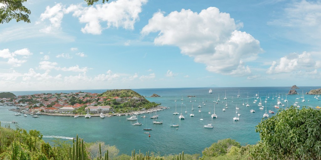 BucketListVilla's tweet photo. ♥♥♥ Gustavia ♥♥♥
.
Book Ur Stay ► https://t.co/NtCJoo0OpS
.
@bucketlist_sbh @stbarthtourism #luxuryrealestate  #bucketlistvilla #bucketliststbarth  #stbarts  @LavergneEugenie #island #tourism #caribbean #realestate #stbarth #travel https://t.co/aY87Et6PgL