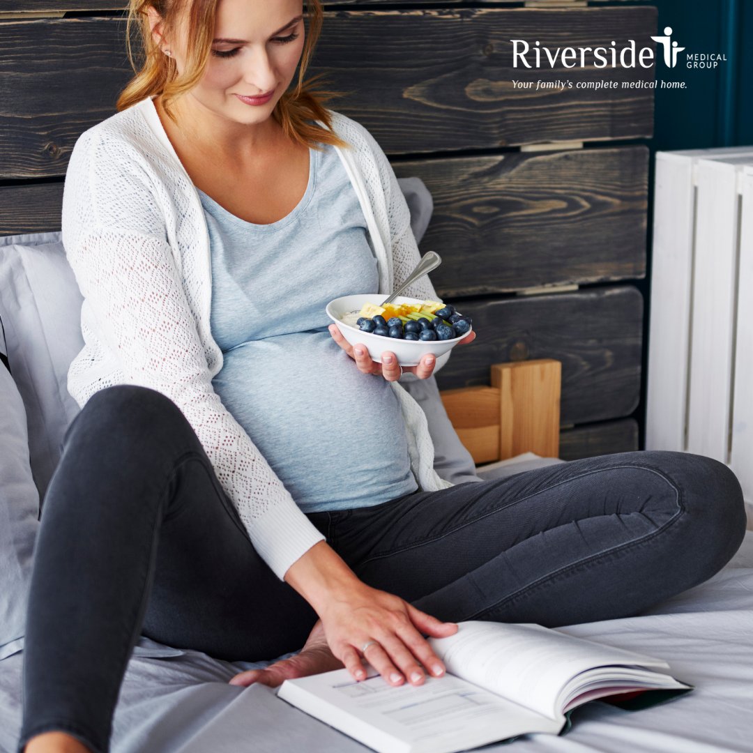 Good fats, Vitamin D, and Vitamin E should be a part of your third trimester diet. These can be found in avocados, nuts, olive oil and more.  Read more about your third trimester diet: riversidemedgroup.com/third-trimeste…  

#thirdtrimester #prenatalcare #prenataldiet #maternalhealth